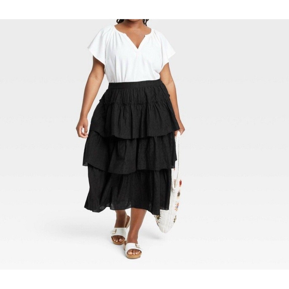 Universal Thread Tiered Floral Midi Black Skirt  S Cottage Peasant Wimsygoth